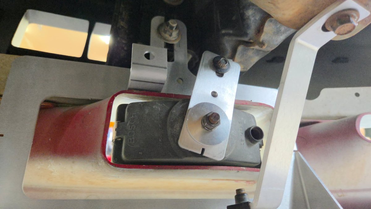 Gen 1 Fog Light Bracket Kit Natural Finish